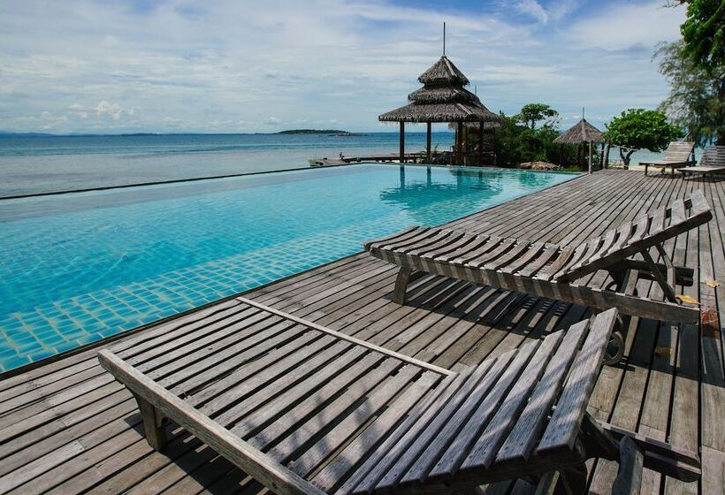 استراحتگاه Koh Munnork Private Island