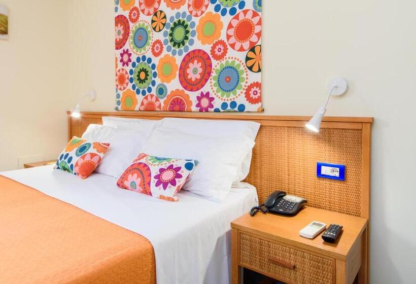 تختخواب و صبحانه Sharon House