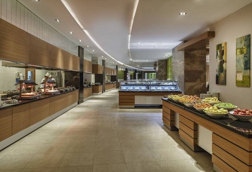 هتل Aska Lara Resort & Spa