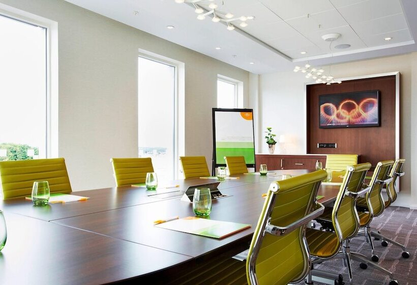 בית מלון כפרי Courtyard By Marriott Aberdeen Airport