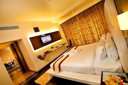 Hotel Flora Airport  And Convention Centre Kochi