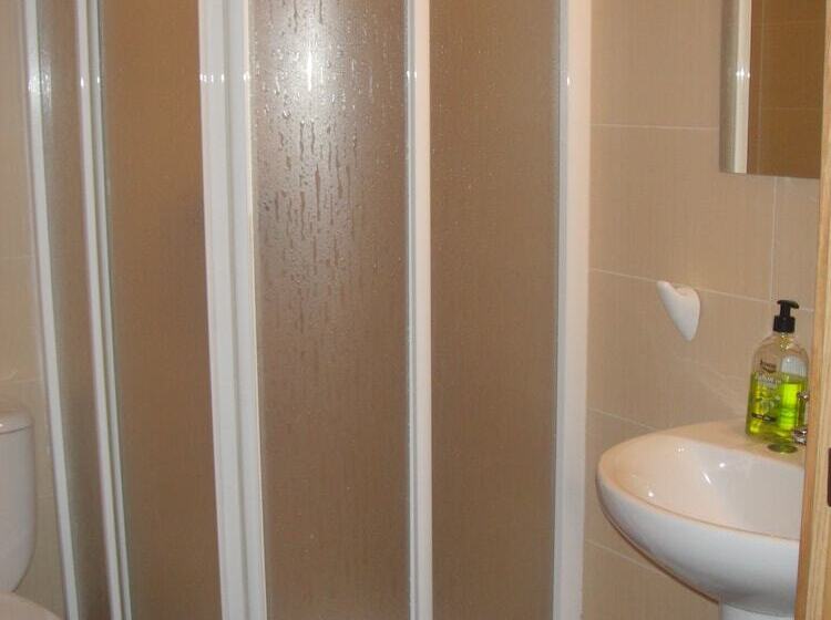 هتل Hostal Lucia By Gaiarooms