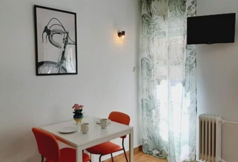 هتل Hostal Lucia By Gaiarooms