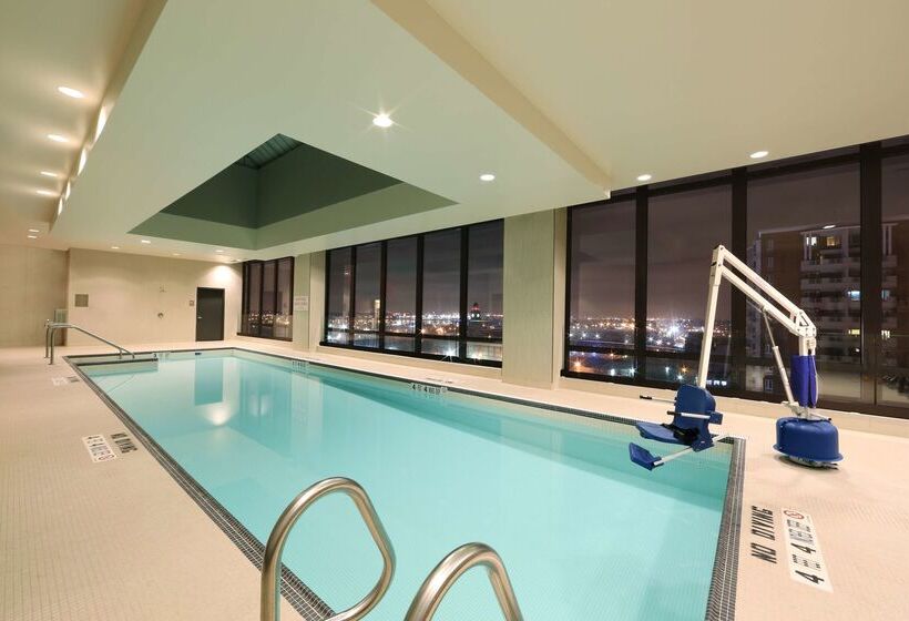 فندق Hyatt Place Flushing/lga Airport