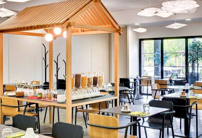 בית מלון כפרי Ibis Styles Montargis Arboria
