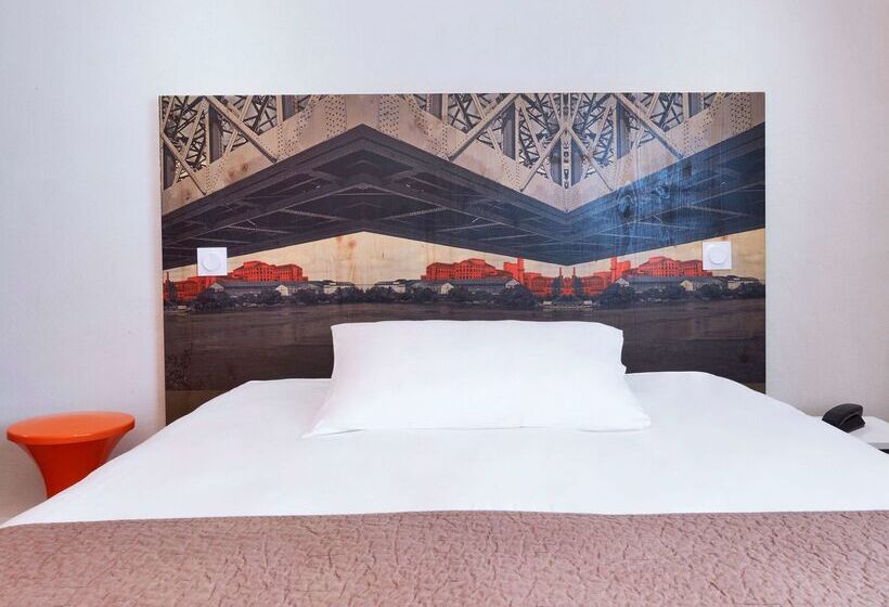 ホテル Demain Hôtel & Conciergerie