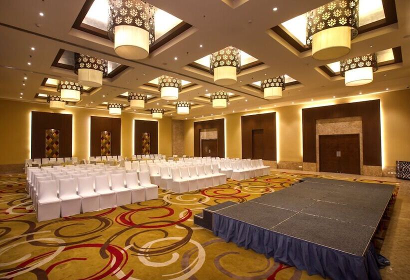 Radisson Blu Hotel Chennai City Centre