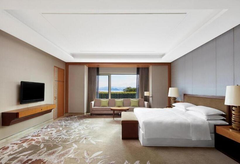 Отель Sheraton Qiandao Lake Resort