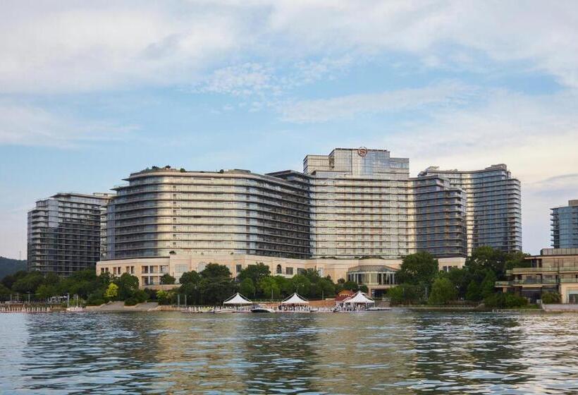 Отель Sheraton Qiandao Lake Resort