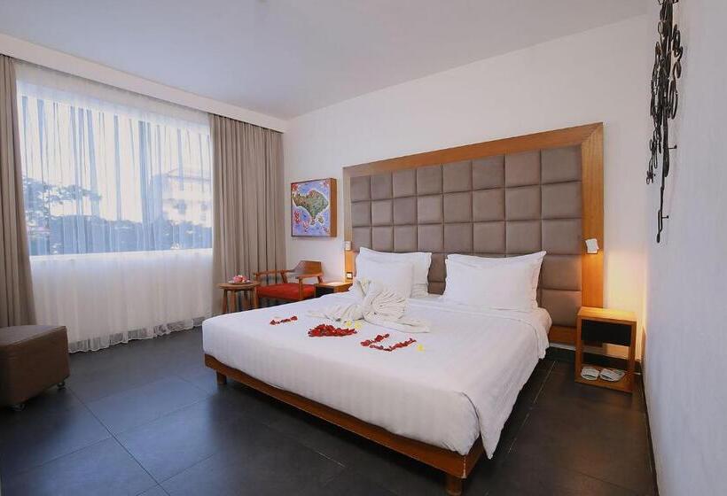 בית מלון כפרי The 1o1 Bali Fontana Seminyak