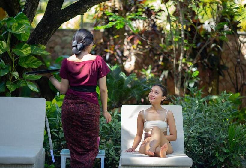 בית מלון כפרי The 1o1 Bali Fontana Seminyak