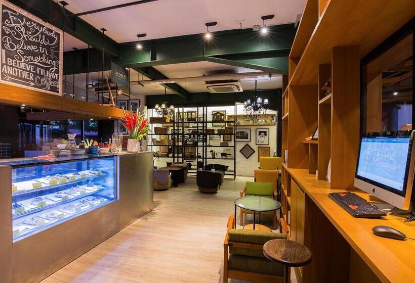 בית מלון כפרי The 1o1 Bali Fontana Seminyak