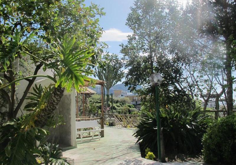 منتجع Aparthotel Villa Marinù