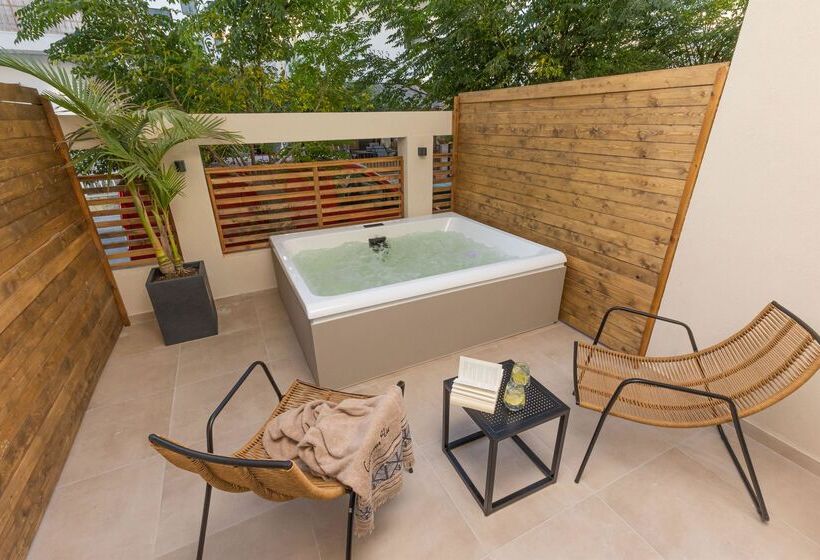 Cabana Blu Hotel & Suites