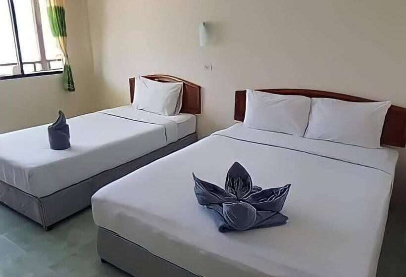 پانسیون Dalum Beachhouse