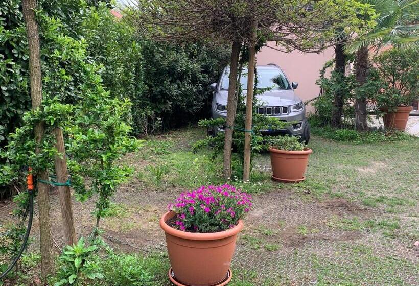 تختخواب و صبحانه Casabella Lago Maggiore