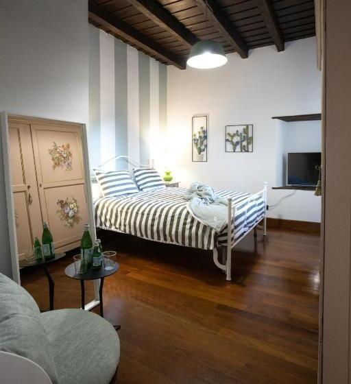 مبيت وإفطار Lo Schiaccianoci Bed&breakfast De Charme