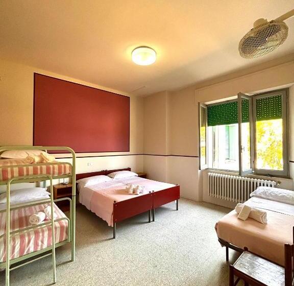 مبيت وإفطار Ostello E Camere Private Prima Luce Foresteria