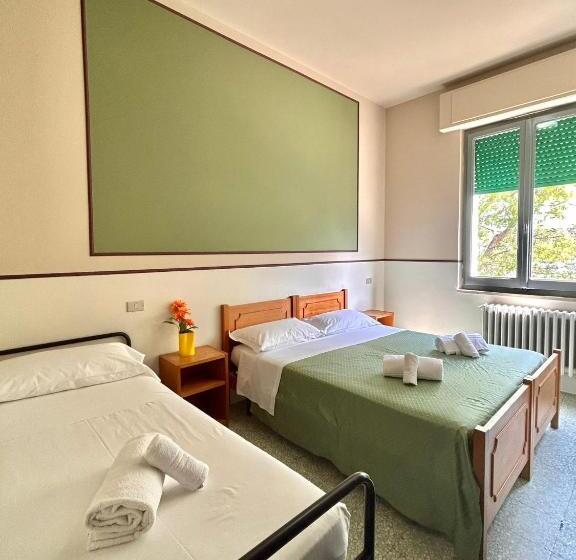 مبيت وإفطار Ostello E Camere Private Prima Luce Foresteria