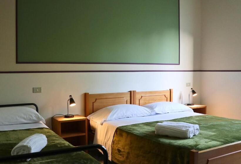 مبيت وإفطار Ostello E Camere Private Prima Luce Foresteria