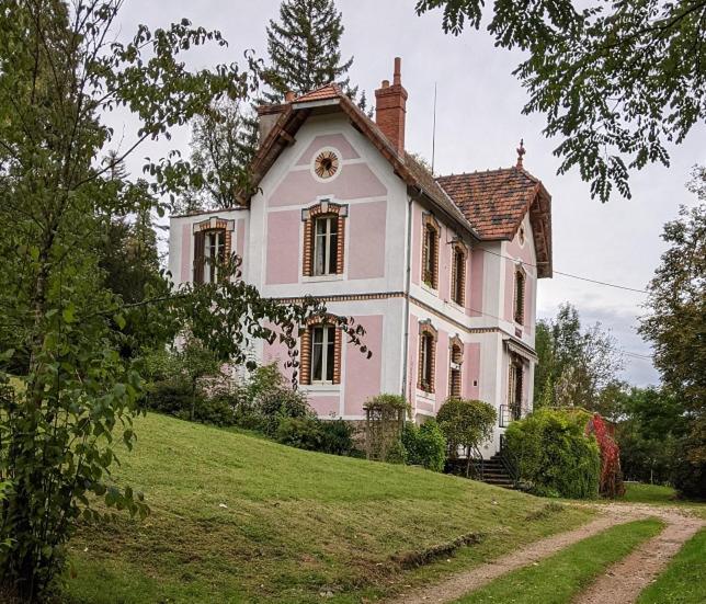 مبيت وإفطار Strawberry Hill