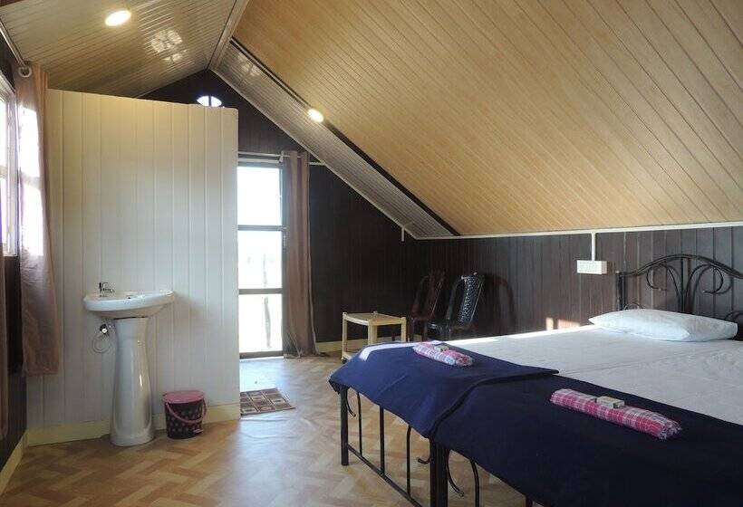 膳宿费 Room In Farmhouse   Dandeli   Aura Jungle Stay