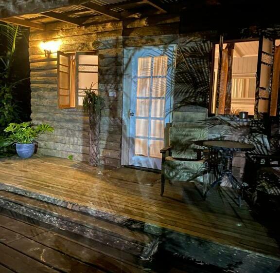 膳宿费 The Wake Up Call Accommodation & Retreats   Noosa Hinterland