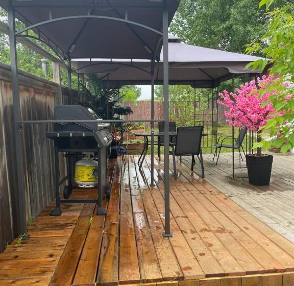 فندق صغير Lemon Tree Inn