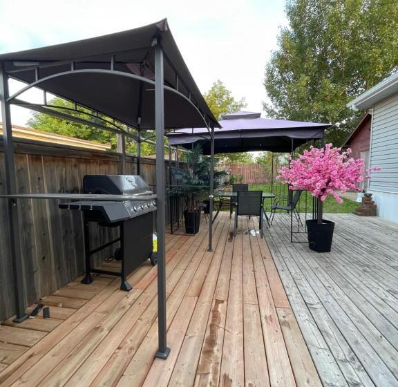 فندق صغير Lemon Tree Inn