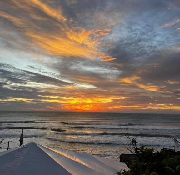 هاستل Graffi Beach House