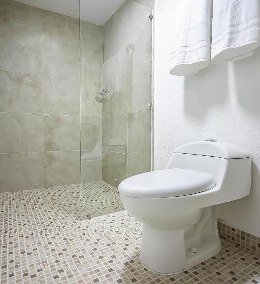 هتل Oyo  Plaza Las Torres