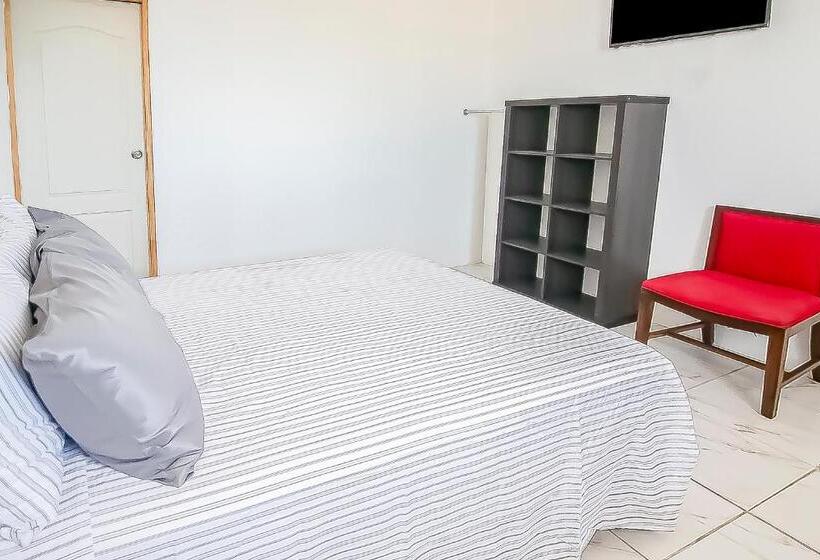 هتل Oyo  Plaza Las Torres