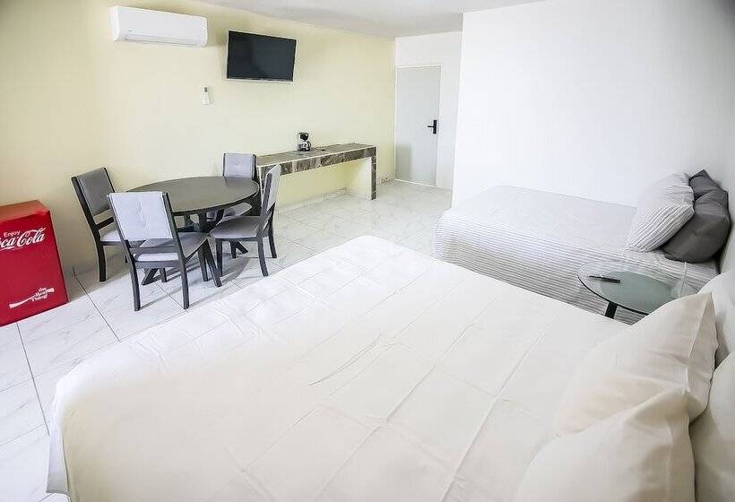 هتل Oyo  Plaza Las Torres