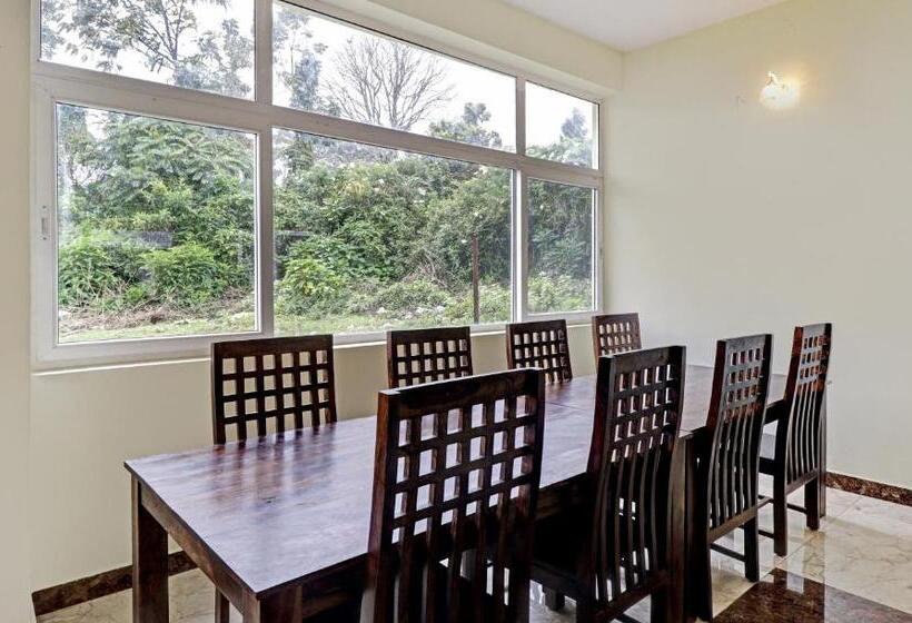 هتل Treebo Aall Season