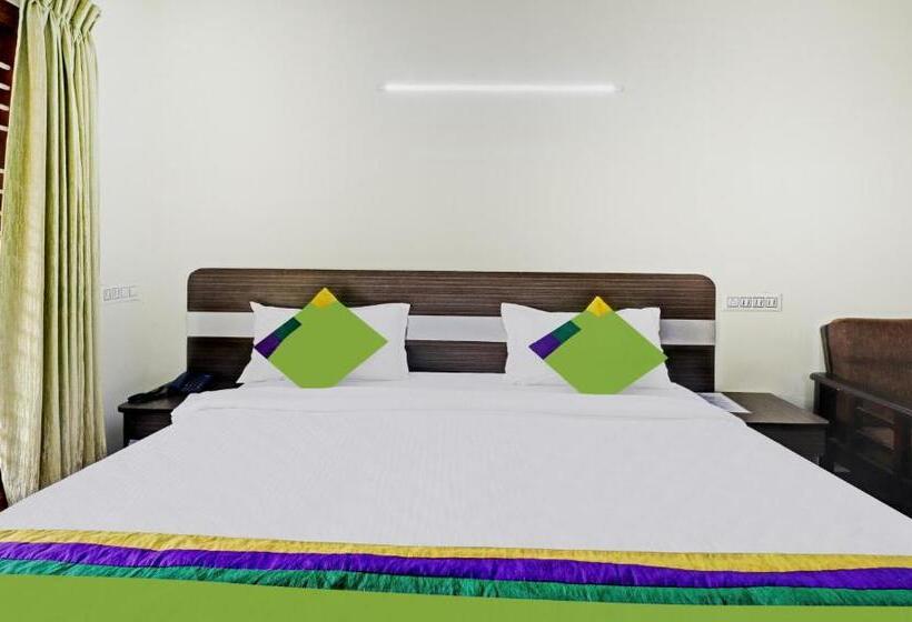 هتل Treebo Aall Season