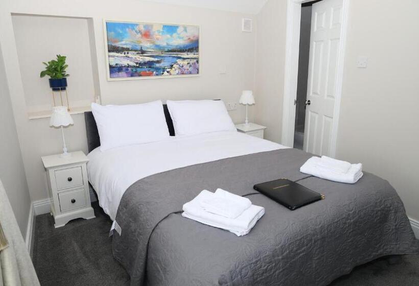 פנסיון Madelines Accommodation
