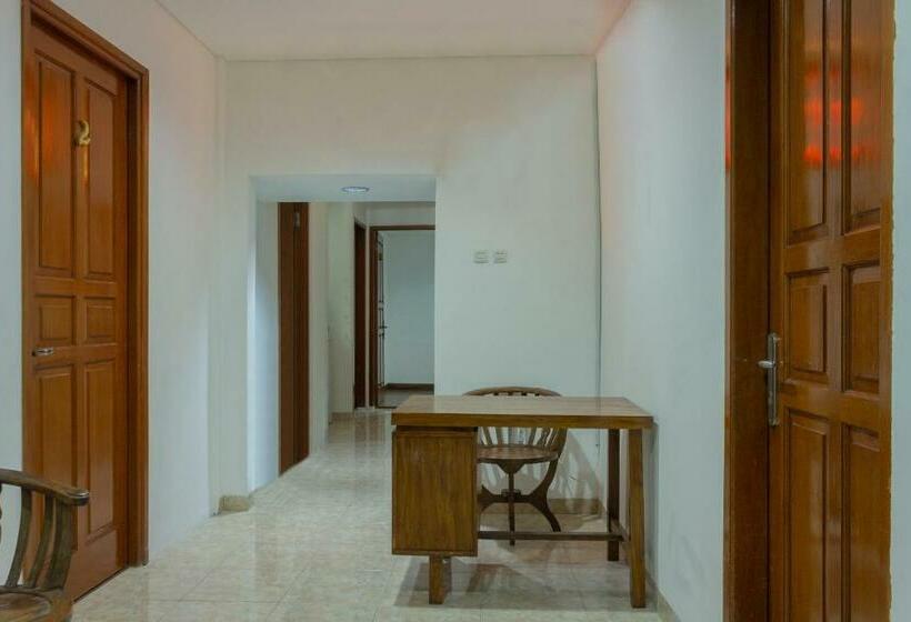 بنسيون Spot On 91312 Kost Arfa
