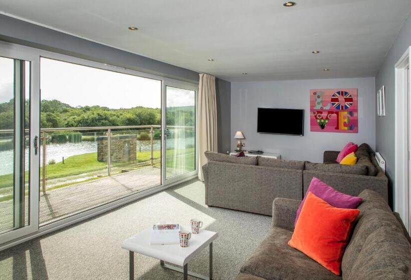 リゾートホテル Pointbreak Sleeps 12 With Hot Tub Great Celebration House Dog Friendly