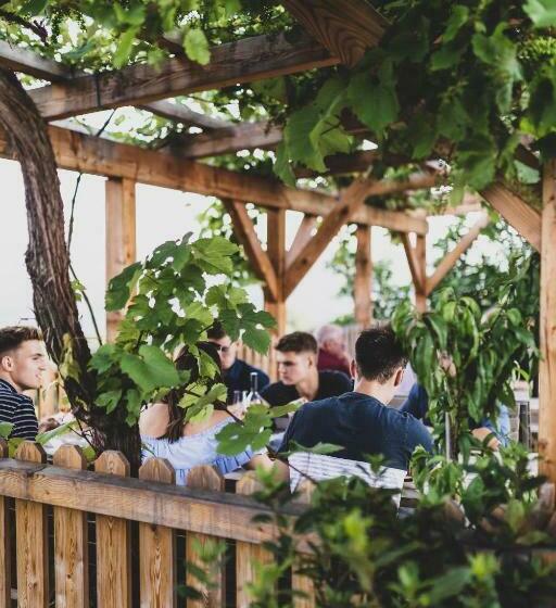 تختخواب و صبحانه Weingut Peter Grill