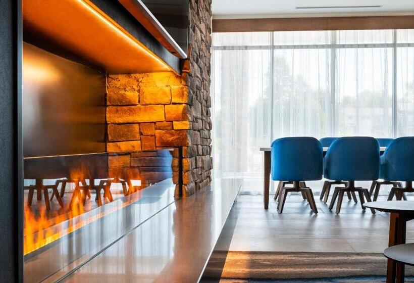 בית מלון כפרי Fairfield By Marriott Inn & Suites North Bay