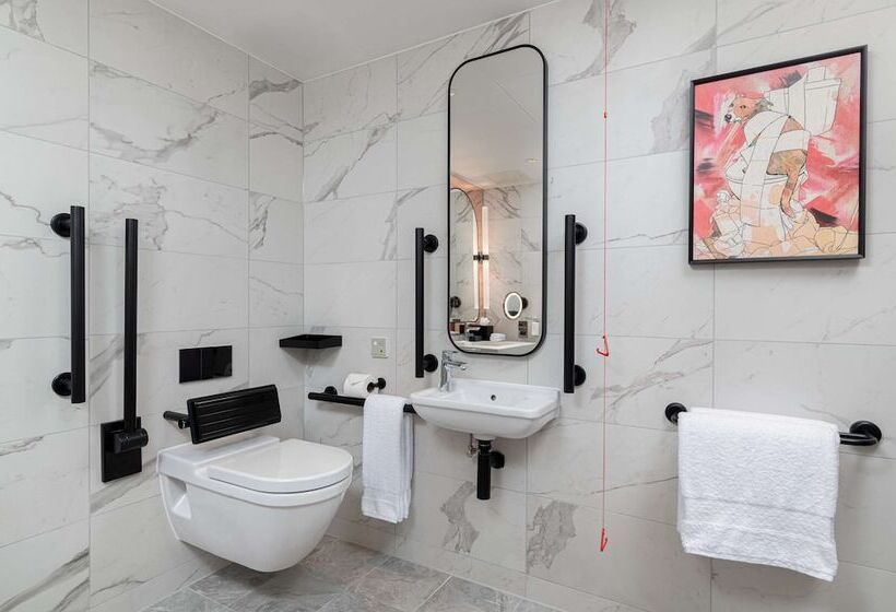 هتل Lost Property St. Paul S London, Curio Collection By Hilton