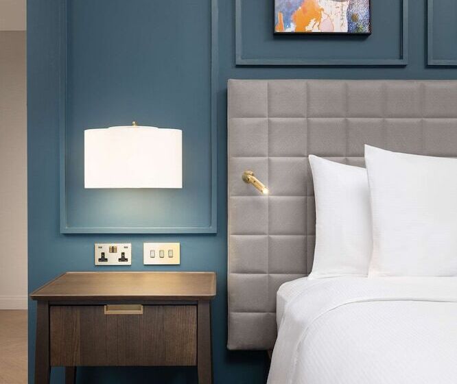 هتل Lost Property St. Paul S London, Curio Collection By Hilton