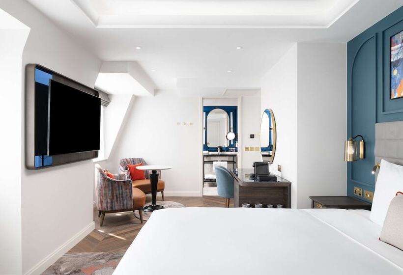 هتل Lost Property St. Paul S London, Curio Collection By Hilton