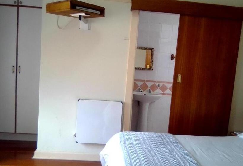 פנסיון Access Guest House