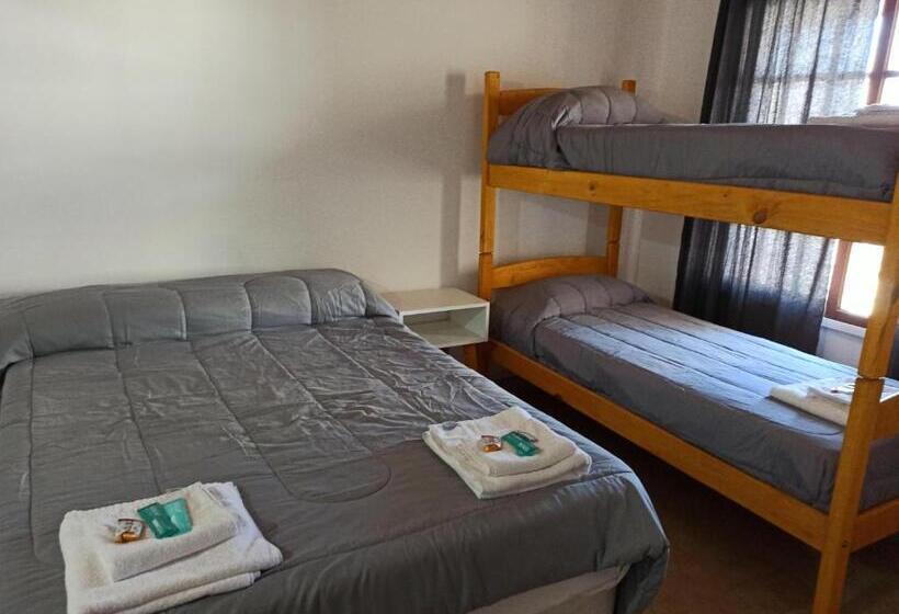 پانسیون El Faro Hostel