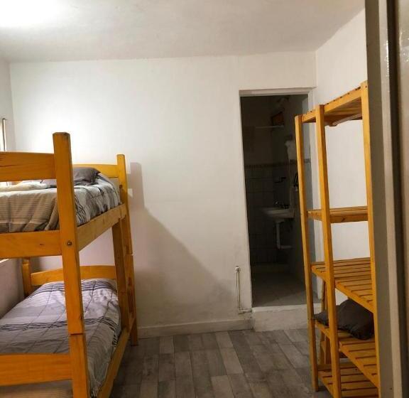 پانسیون El Faro Hostel