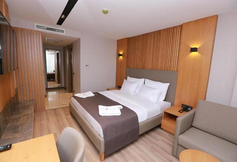 Pikola Otel