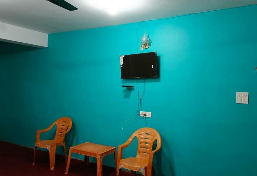 בית מלון כפרי Oyo 84792  Delhi Heart