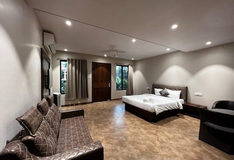 Paramount Riverfront Resort & Spa, Karjat
