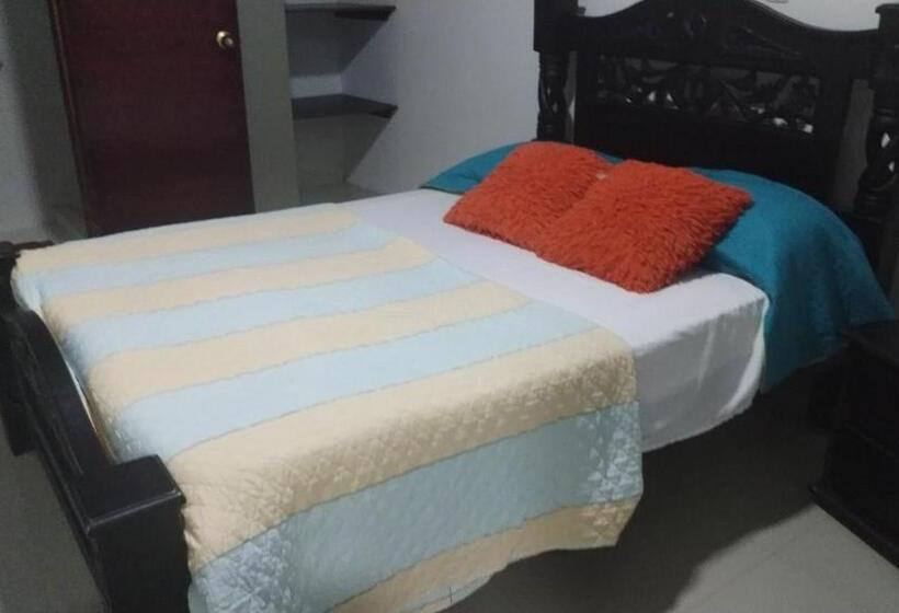 هاستل Posada Shalain